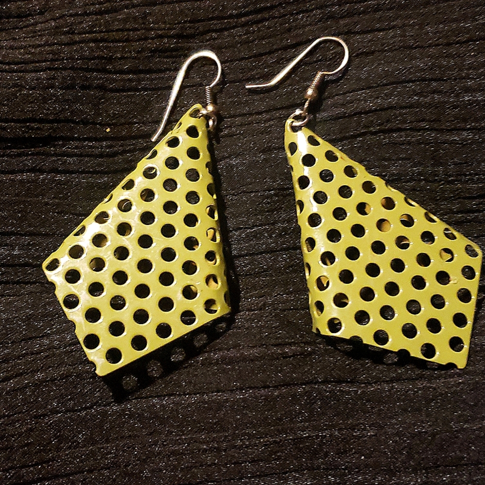 4/$20 Army net earings